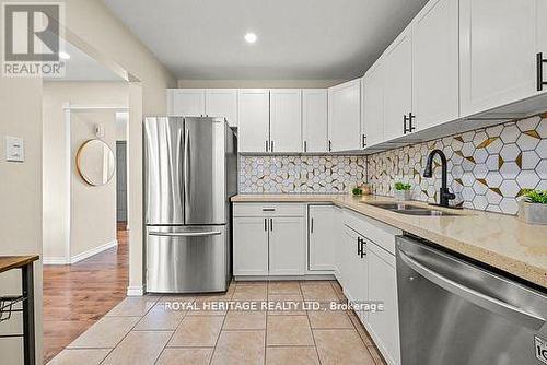 272 Phillip Murray Avenue N, Oshawa (Lakeview), ON - Indoor Photo Showing Kitchen With Double Sink