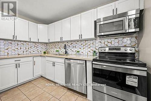 272 Phillip Murray Avenue N, Oshawa (Lakeview), ON - Indoor Photo Showing Kitchen