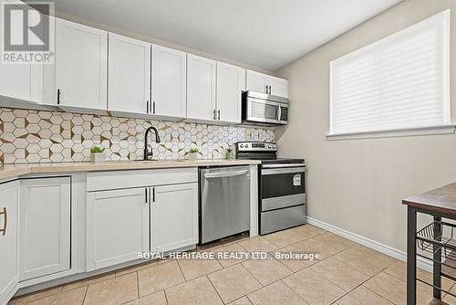 272 Phillip Murray Avenue N, Oshawa (Lakeview), ON - Indoor Photo Showing Kitchen