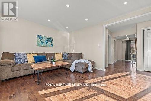 272 Phillip Murray Avenue N, Oshawa (Lakeview), ON - Indoor Photo Showing Living Room