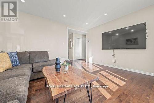 272 Phillip Murray Avenue N, Oshawa (Lakeview), ON - Indoor Photo Showing Living Room
