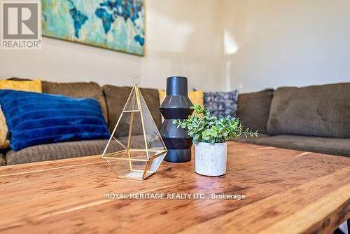 272 Phillip Murray Avenue N, Oshawa (Lakeview), ON - Indoor Photo Showing Living Room