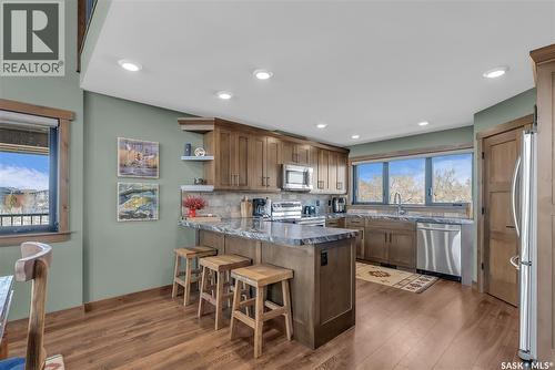35 Grace Bay, Diefenbaker Lake, SK - Indoor Photo Showing Kitchen