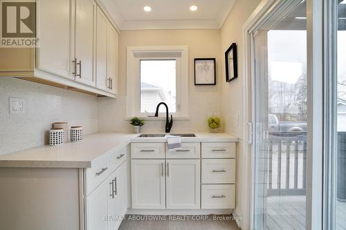 96 Mohawk Road E, Hamilton, ON - Indoor Photo Showing Kitchen