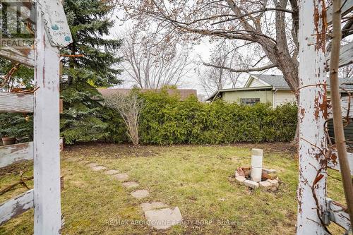 96 Mohawk Road E, Hamilton, ON - Outdoor