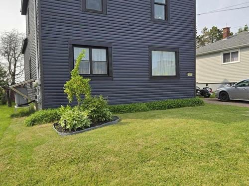 7 Foundry Street  Amherst, NS B4H 1A1
