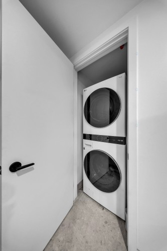 Salle de lavage - 5106-1245 Rue De Bleury, Montréal (Ville-Marie), QC - Indoor Photo Showing Laundry Room