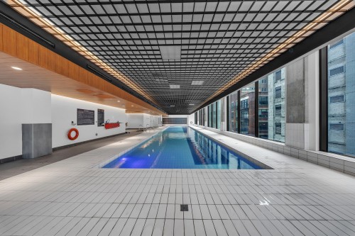Piscine - 5106-1245 Rue De Bleury, Montréal (Ville-Marie), QC -  Photo Showing Other Room With In Ground Pool