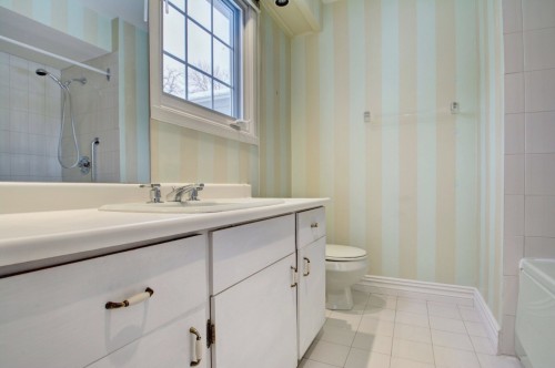 Salle de bains - 9 Rue Breton Woods, Beaconsfield, QC - Indoor Photo Showing Bathroom