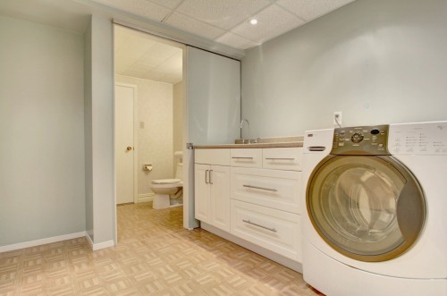 Salle de lavage - 9 Rue Breton Woods, Beaconsfield, QC - Indoor Photo Showing Laundry Room