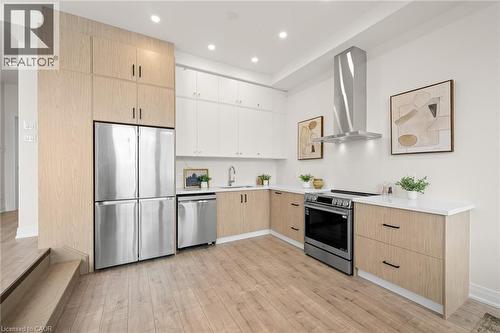 82 Chalmers Street N, Cambridge, ON - Indoor Photo Showing Kitchen With Upgraded Kitchen