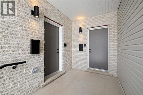 84 Chalmers Street N, Cambridge, ON - Outdoor With Exterior