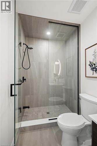 84 Chalmers Street N, Cambridge, ON - Indoor Photo Showing Bathroom