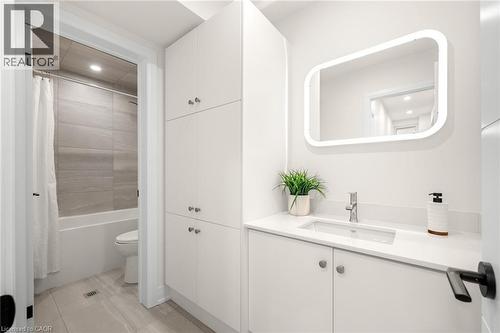 84 Chalmers Street N, Cambridge, ON - Indoor Photo Showing Bathroom