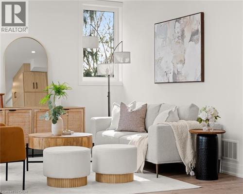 84 Chalmers Street N, Cambridge, ON - Indoor