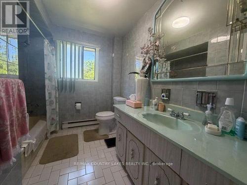 4 Macpherson Crescent, Kawartha Lakes, ON - Indoor Photo Showing Bathroom