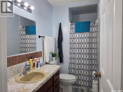 360 2Nd Avenue E, Englefeld, SK - Indoor Photo Showing Bathroom
