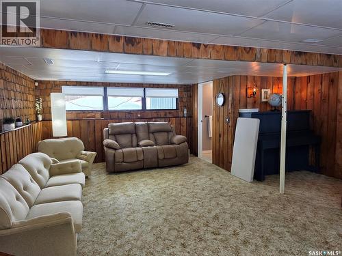 360 2Nd Avenue E, Englefeld, SK - Indoor