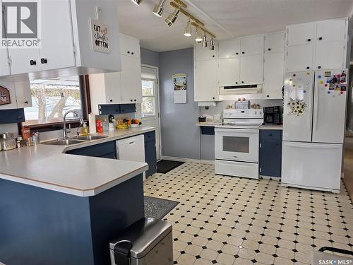 360 2Nd Avenue E, Englefeld, SK - Indoor Photo Showing Kitchen With Double Sink