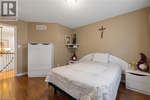 3 Nature Court, Hamilton, ON - Indoor Photo Showing Bedroom
