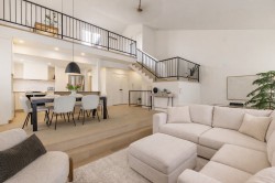 5481 Place Plamondon  Saint-Lambert, QC J4S 1W4