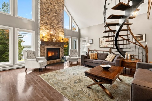 Salon - 4 Ch. Du Colibri, Val-Des-Lacs, QC - Indoor Photo Showing Living Room With Fireplace