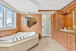 Salle de bains attenante à la CCP - 
