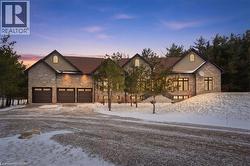 986 HIGHWAY 8  Hamilton, ON L9H 5E1