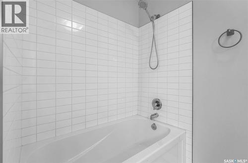 3347 Coughlin Bay E, Regina, SK - Indoor Photo Showing Bathroom