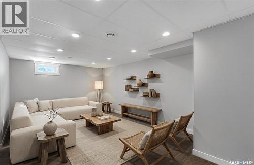 3347 Coughlin Bay E, Regina, SK - Indoor