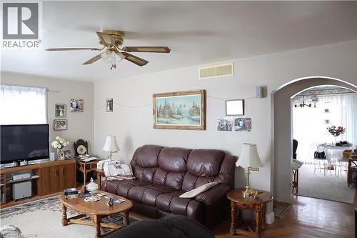 288 First Avenue, Welland, ON - Indoor Photo Showing Living Room