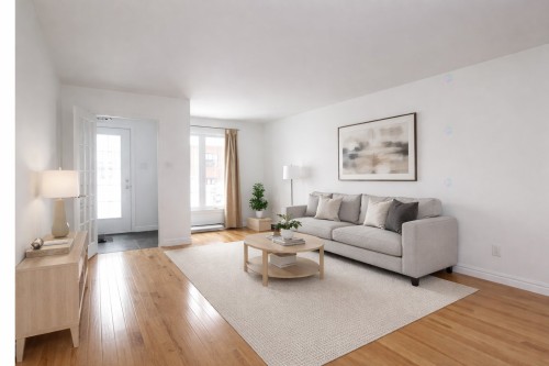 Hall d'entrée/Vestibule - 225 Rue Marthe, Saint-Philippe, QC - Indoor Photo Showing Living Room