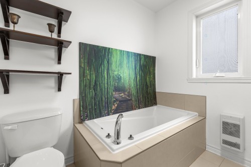 Salle de bains - 225 Rue Marthe, Saint-Philippe, QC - Indoor Photo Showing Bathroom