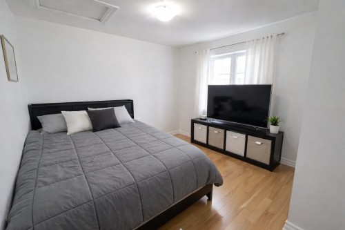 Chambre à coucher - 225 Rue Marthe, Saint-Philippe, QC - Indoor Photo Showing Bedroom