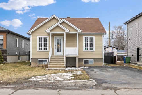 Façade - 225 Rue Marthe, Saint-Philippe, QC - Outdoor With Facade