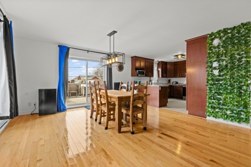 Salle à manger - 225 Rue Marthe, Saint-Philippe, QC - Indoor Photo Showing Dining Room