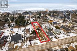 452 QUEEN STREET Kincardine, ON N2Z 2J3
