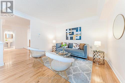 489 Ravineview Way, Oakville, ON - Indoor Photo Showing Living Room