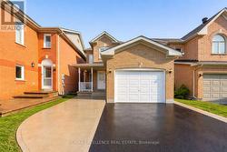 33 WILDBERRY CRESCENT  Brampton, ON L6R 1K1