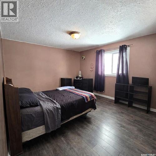401 6Th Avenue W, Nipawin, SK - Indoor Photo Showing Bedroom