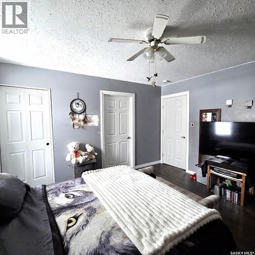 401 6Th Avenue W, Nipawin, SK - Indoor Photo Showing Bedroom
