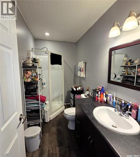 401 6Th Avenue W, Nipawin, SK - Indoor Photo Showing Bathroom