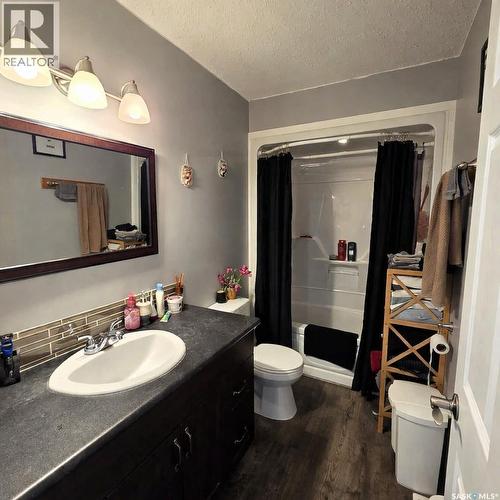 401 6Th Avenue W, Nipawin, SK - Indoor Photo Showing Bathroom
