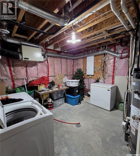 401 6Th Avenue W, Nipawin, SK - Indoor