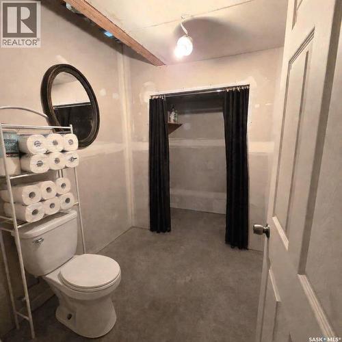 401 6Th Avenue W, Nipawin, SK - Indoor Photo Showing Bathroom