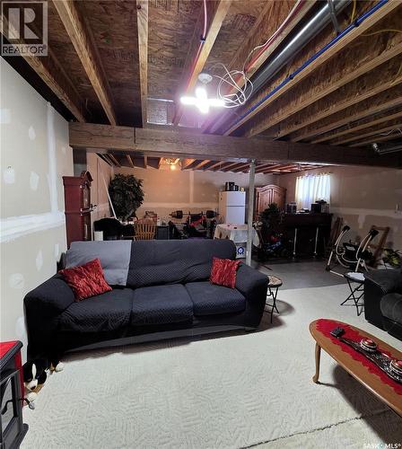 401 6Th Avenue W, Nipawin, SK - Indoor