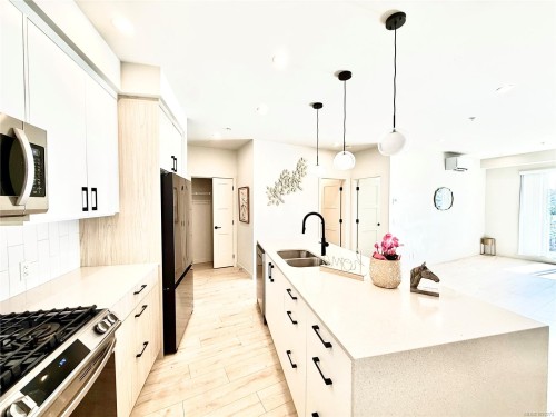 110-958 Pharoah Mews  Langford, BC V9B 7A1