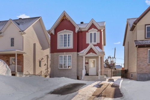 2511 Rue des Albatros  Terrebonne (La Plaine), QC J7M 2E8