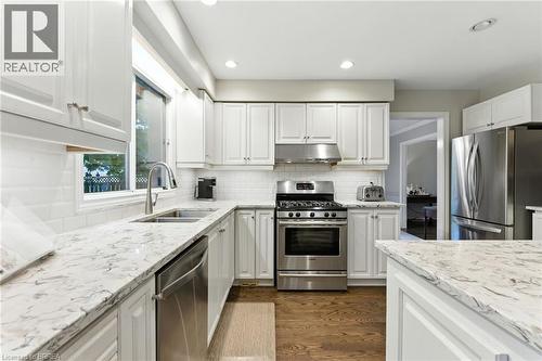 91 Abbey Close, Ancaster, ON - Indoor Photo Showing Kitchen With Stainless Steel Kitchen With Double Sink With Upgraded Kitchen