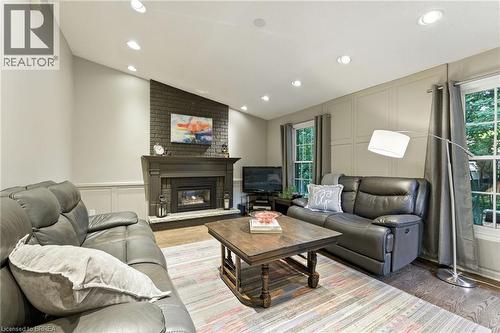 91 Abbey Close, Ancaster, ON - Indoor Photo Showing Living Room With Fireplace